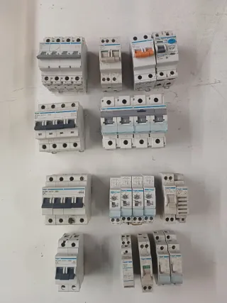 Lote Automáticos y Diferenciales Hager