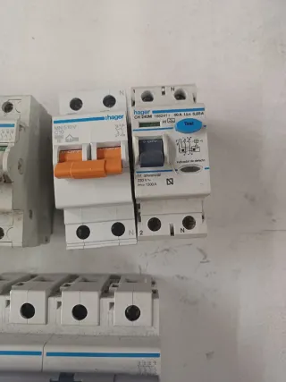 Lote Automáticos y Diferenciales Hager