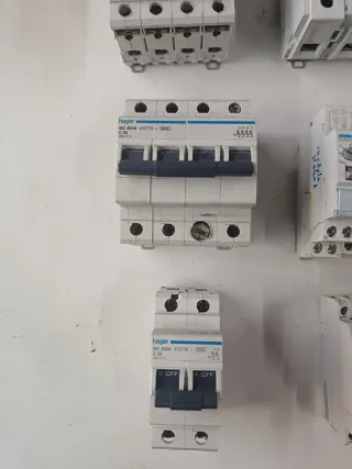 Lote Automáticos y Diferenciales Hager