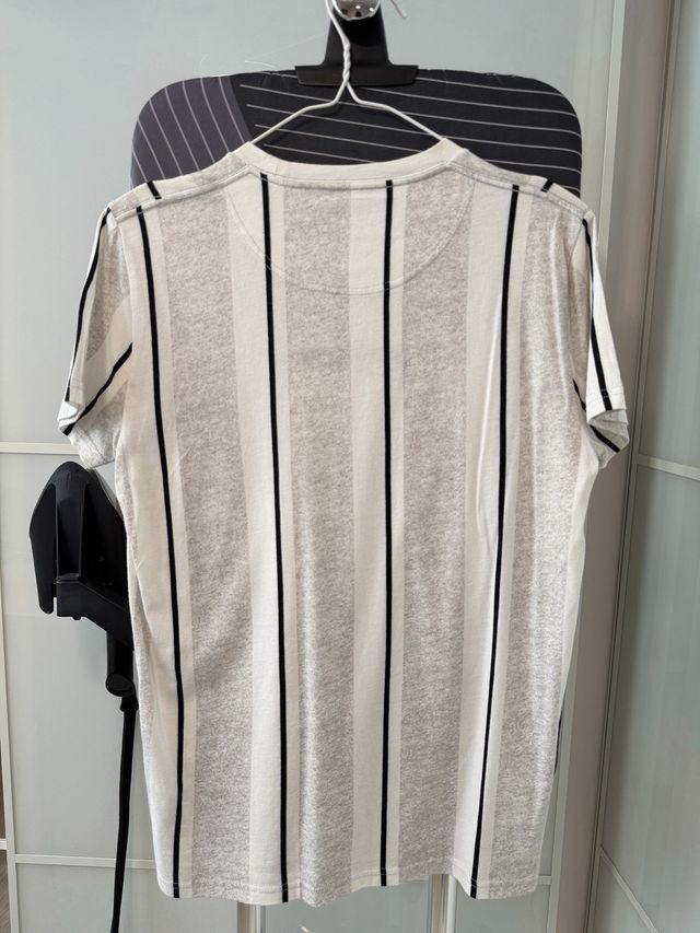 Camiseta Hollister Talla S Rayas Verticales