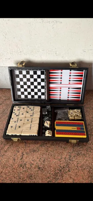 Maletín de juegos 3 en 1: Ajedrez, Damas, Parchís