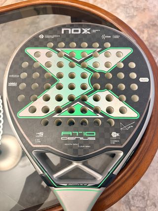 Pala Nox AT10 Genius Agustín Tapia