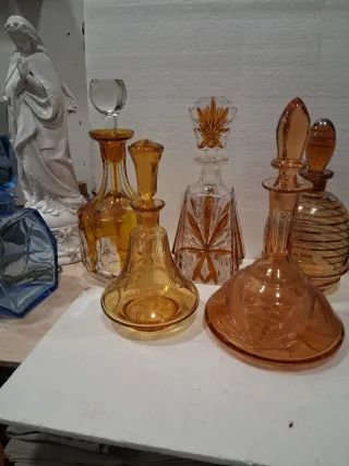 Antiche bottiglie da liquore in ambra degli anni '30