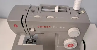 Máquina de coser Singer Heavy Duty 4432