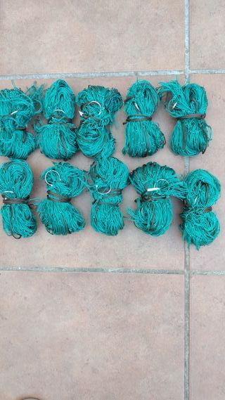 10 redes o capillos para la captura de conejos.