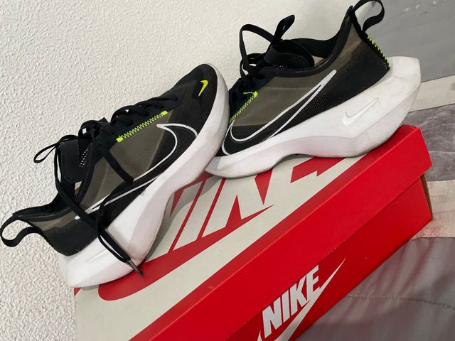 Zapatillas Nike Deportivas Negras y Blancas