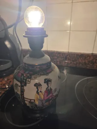 Lámpara de mesa cerámica dibujos chinos