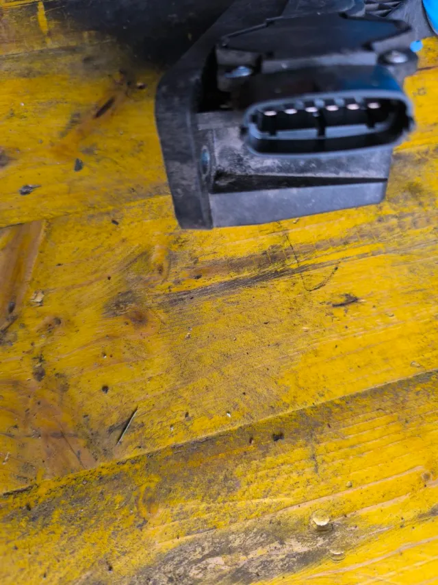 Pedal Acelerador Nissan Terrano 2