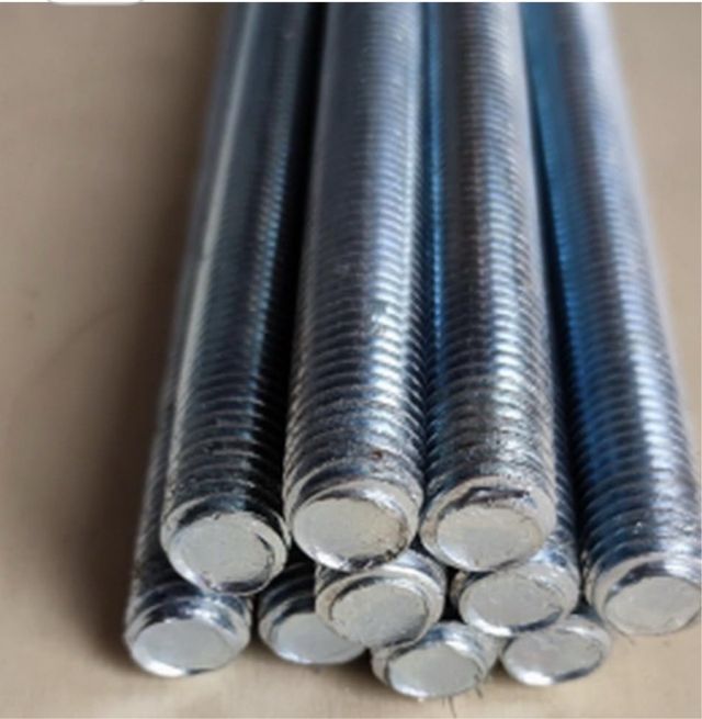 Lote 33 varillas roscadas,