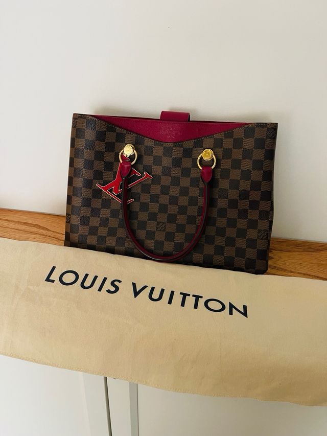 Bolso Louis Vuitton Damier Ebène con detalles rojo