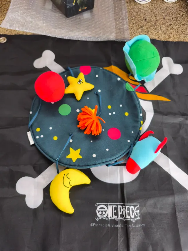 Móbile de berço infantil com tema espacial