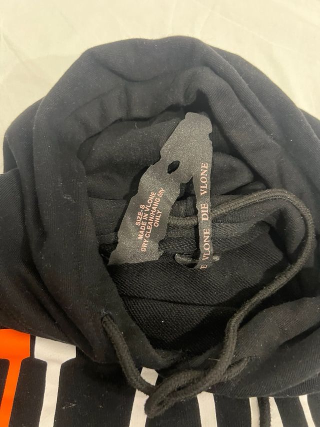 Sudadera Vlone Cropped Negra y Naranja