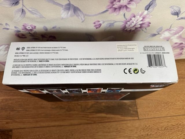 Figuras DC Multiverse “Superman vs Armored Batman”