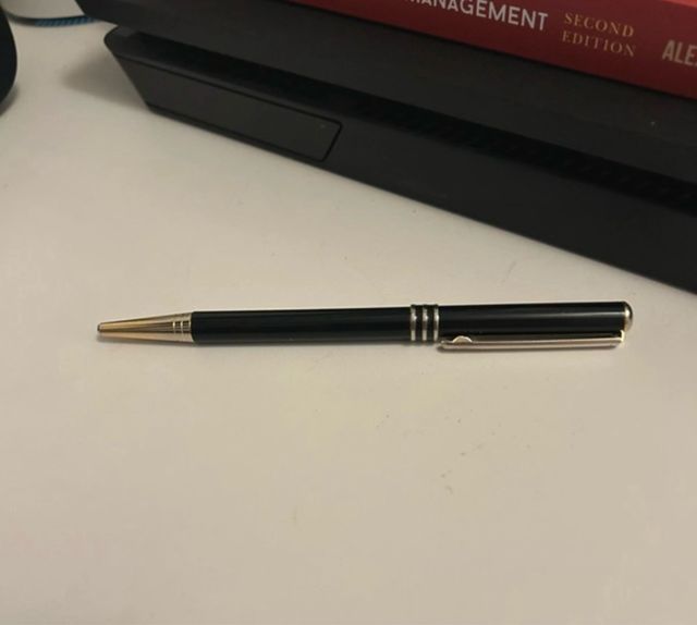 Bolígrafo CIROS negro y dorado