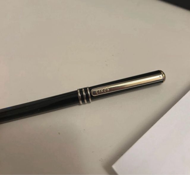 Bolígrafo CIROS negro y dorado