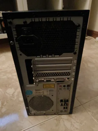 Ordenador Sobremesa Medion Negro i7 Nvidia 1660 S.