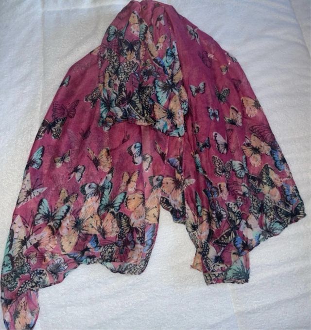 Foulard rosa con farfalle multicolor