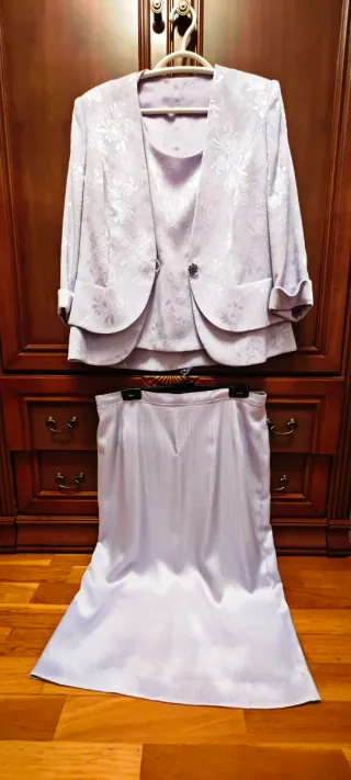 Traje satén malva ceremonia señora