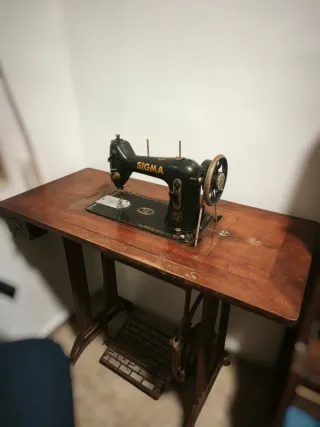 Máquina de coser Sigma antigua