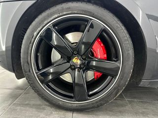 Porsche Macan Turbo con paquete Performance