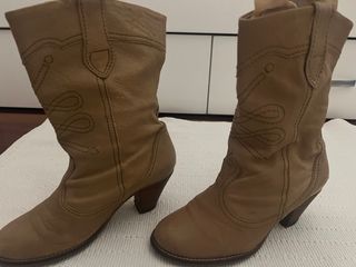 Botas de mujer estilo cowboy beige