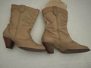 Botas de mujer estilo cowboy beige