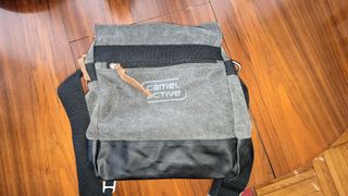 Bolso bandolera Camel Active gris oscuro