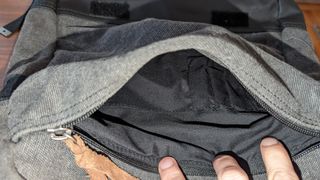 Bolso bandolera Camel Active gris oscuro