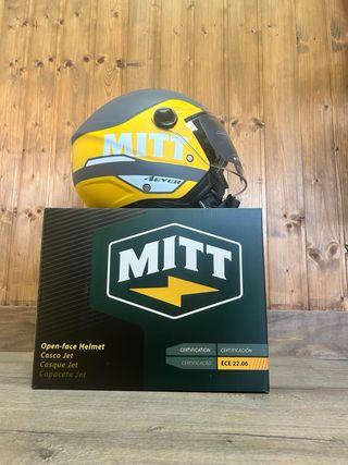 CASCO MITT OFICIAL JET 4 EVER