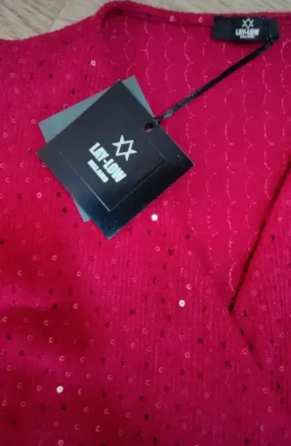 Abito bordeaux con paillettes