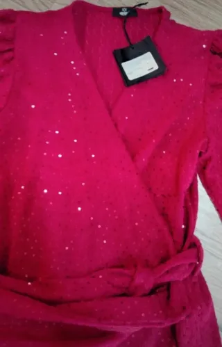 Abito bordeaux con paillettes