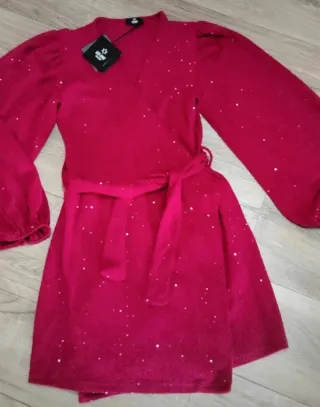 Abito bordeaux con paillettes