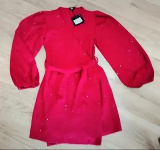 Abito bordeaux con paillettes