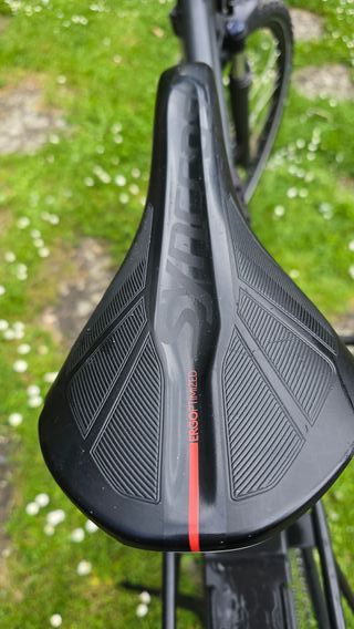 Bicicleta Cube Nature Trekking Negra