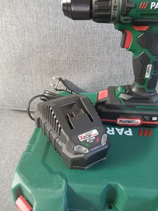 Taladro y atornillador Parkside 20 Voltios kit