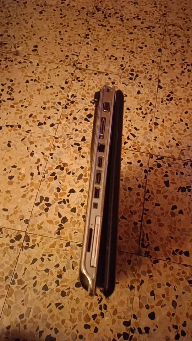 HP Pavilion dv7 Portátil Plata y Negro