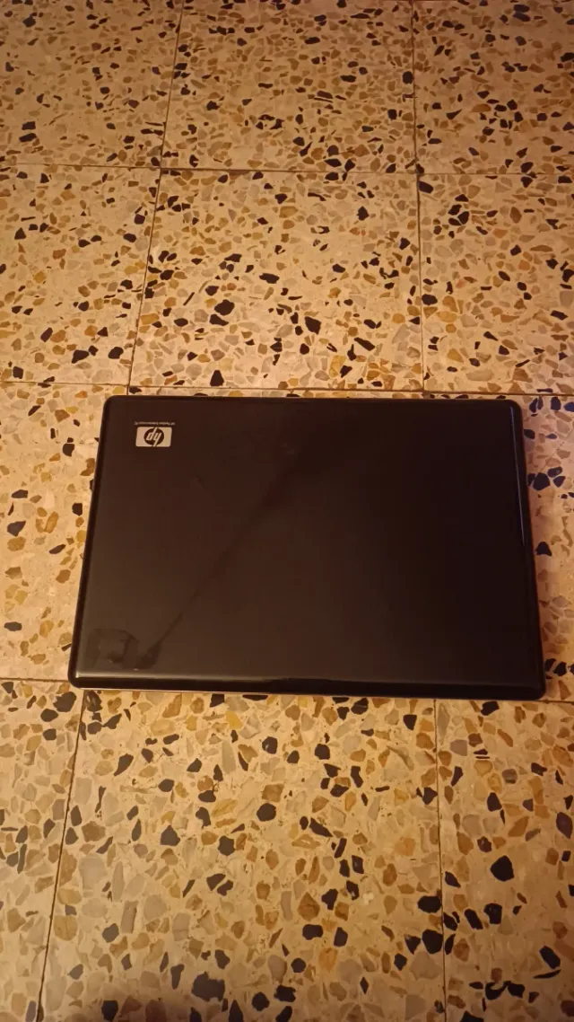 HP Pavilion dv7 Portátil Plata y Negro