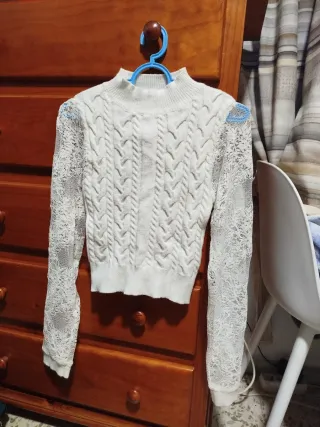 Jersey cuello alto lana y encaje
