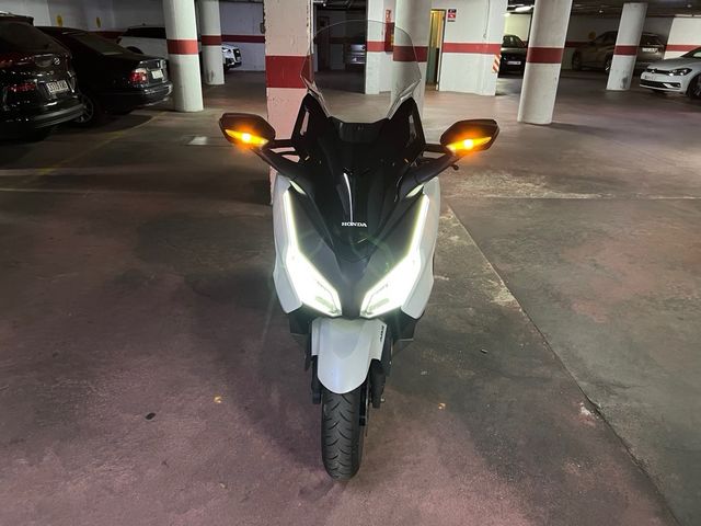 Honda Forza 350 2024 11000km casi 4 años garantia