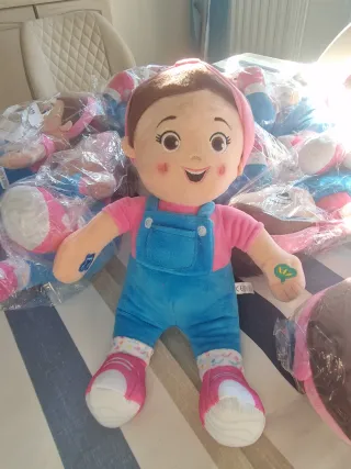 Bambola Ms. Rechel parla e canta