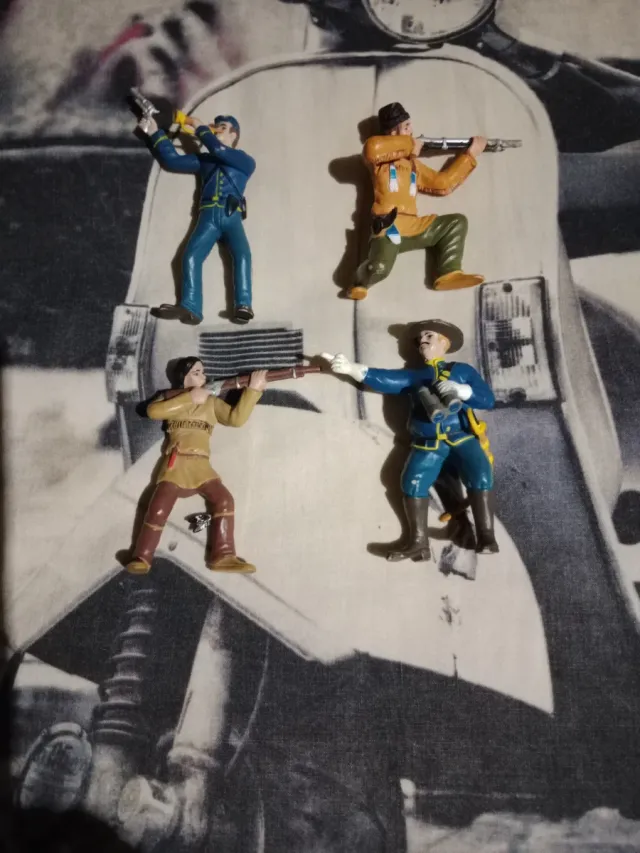 4 Soldados Oeste Plástico