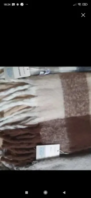 Bufandas a 4€ cada una