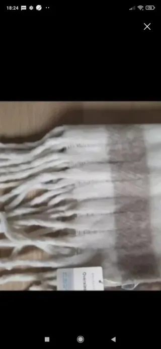 Bufandas a 4€ cada una