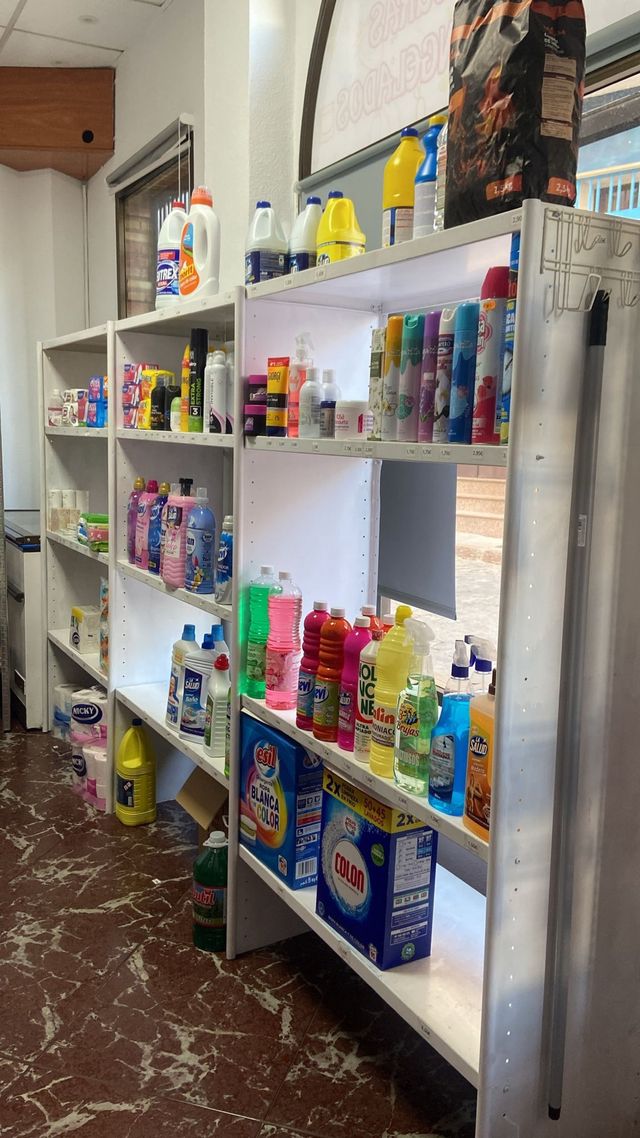 Estantería Metálica y Plástico