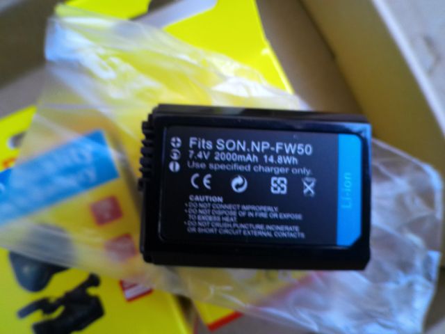 Caricabatterie doppio NP-FW50 + 2 batterie