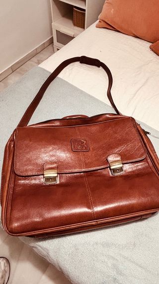 Maleta de piel marrón