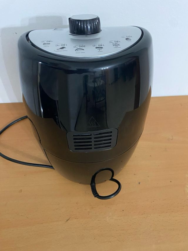 Freidora de aire Salter negra