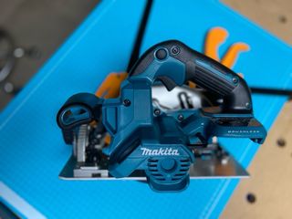 Sierra Circular Makita DHS660Z 18V