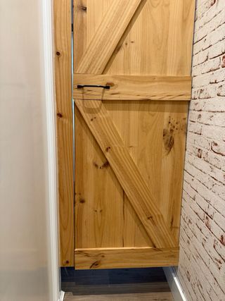 Puerta de madera estilo rústico