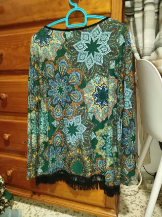 Camiseta Lycra Manga Larga con Flecos